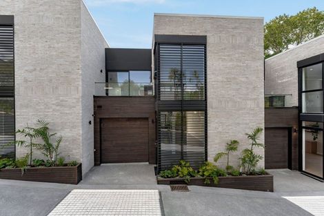 Photo of property in 21b Arahia Street, Northcote, Auckland, 0627