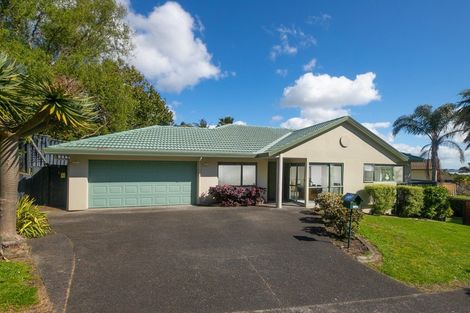 Photo of property in 4 De Havilland Drive, Goodwood Heights, Auckland, 2105