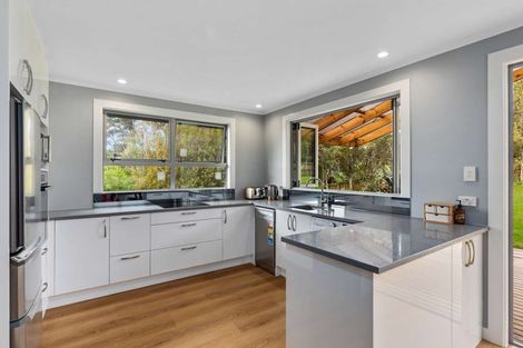 Photo of property in 31 Annison Avenue, Glen Eden, Auckland, 0602
