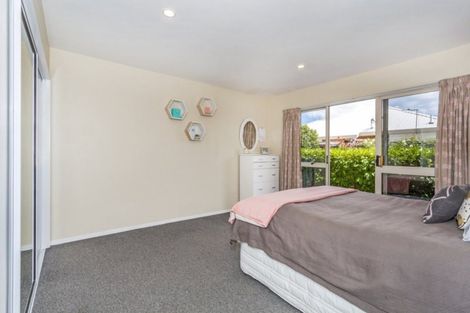 Photo of property in 3 Hamish Place, Westmorland, Christchurch, 8025