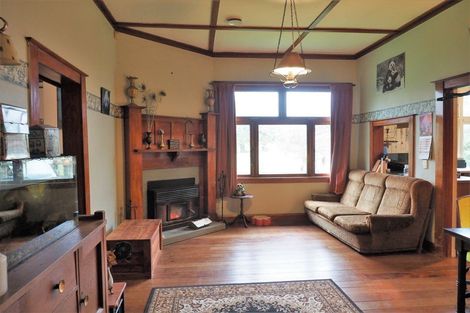 Photo of property in 42 Mangahao Road, Shannon, Palmerston North, 4474