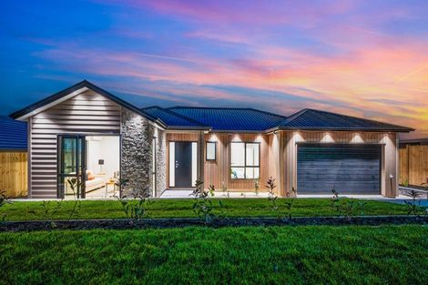 Photo of property in 7 Awa Avenue, Helensville, 0800