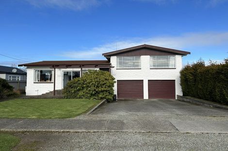 Photo of property in 17 Grange Street, Winton, 9720