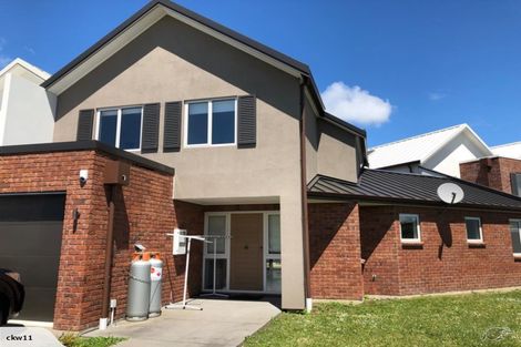 Photo of property in 1 Kaihua Terrace, Mangere Bridge, Auckland, 2022