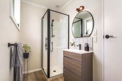 Photo of property in 1/10 Denver Grove, Totara Park, Upper Hutt, 5018