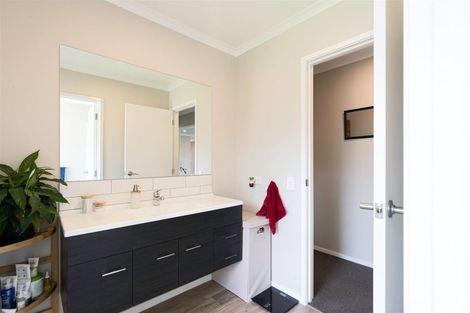 Photo of property in 10 Aqua Way, Paraparaumu, 5032