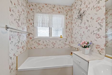 Photo of property in 7 Brockenhurst Street, Aranui, Christchurch, 8061