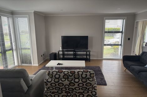 Photo of property in 18 Hopuni Way, Takanini, 2112