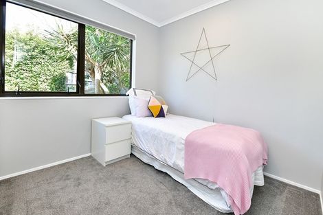Photo of property in 30b Elliston Crescent, Stanmore Bay, Whangaparaoa, 0932