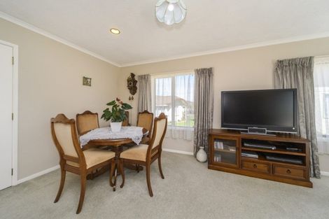 Photo of property in 3 Royal Fern, Kelvin Grove, Palmerston North, 4414