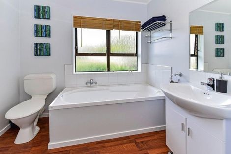 Photo of property in 14 Lorelei Place, Opaheke, Papakura, 2113