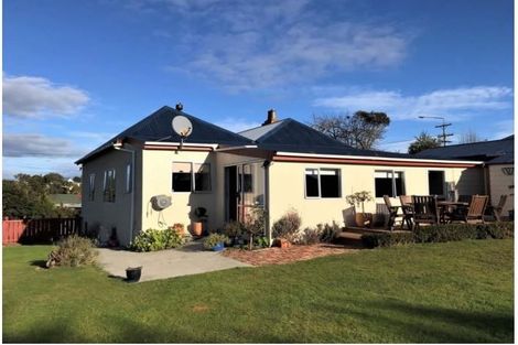 Photo of property in 216 Clyde Street, Balclutha, 9230