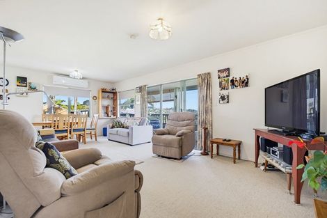 Photo of property in 16 Seascape Lane, Coopers Beach, 0420