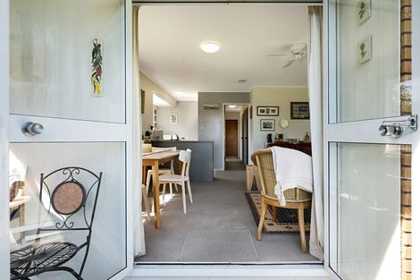 Photo of property in 1/2 Wallace Road, Ranui, Auckland, 0612