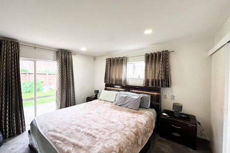 Photo of property in 36 Mandeville Place, Unsworth Heights, Auckland, 0632