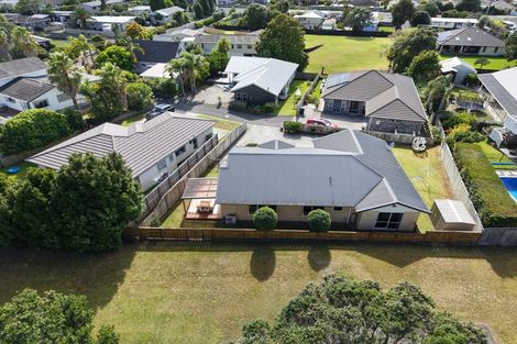 Photo of property in 6 Ishtar Place, One Tree Point, 0118