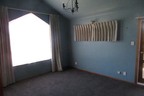 Photo of property in 25 Molyneux Close, Whitby, Porirua, 5024