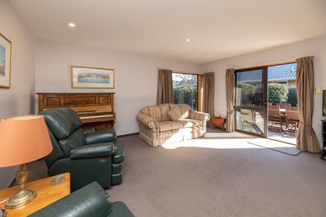 Photo of property in 22 Berkshire Drive, Avonhead, Christchurch, 8042