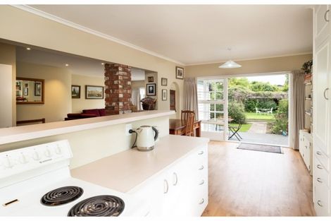 Photo of property in 2/49 Ashgrove Terrace, Somerfield, Christchurch, 8024