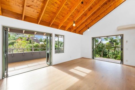 Photo of property in 6 Tree Fern Trail, Campbells Bay, Auckland, 0630