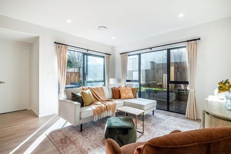 Photo of property in 21e Montgomery Avenue, Belmont, Auckland, 0622