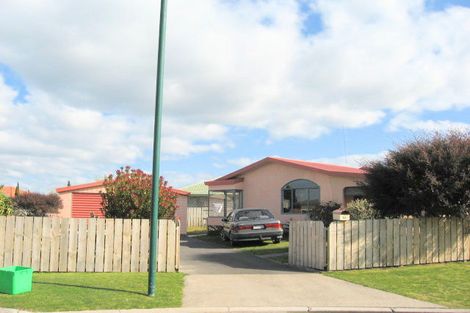 Photo of property in 66 Kane Road, Papamoa Beach, Papamoa, 3118