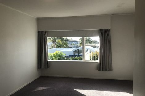 Photo of property in 1/37 Parr Terrace, Castor Bay, Auckland, 0620