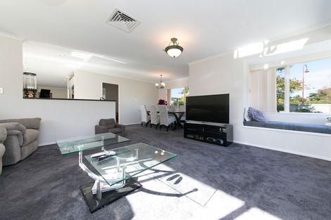 Photo of property in 6 Applemoors Way, Riverhead, 0820