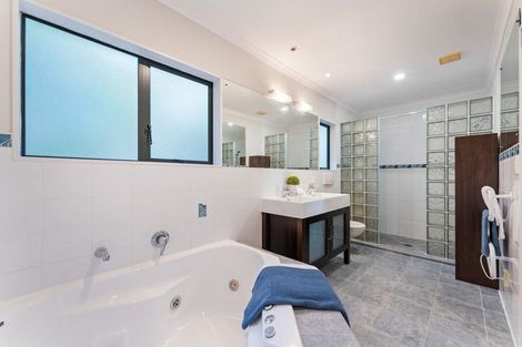 Photo of property in 12b Kimberly Grove, Greenhithe, Auckland, 0632