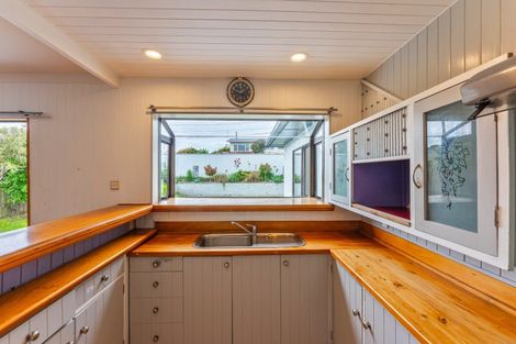 Photo of property in 18 Ruru Road, Otaihanga, Paraparaumu, 5036