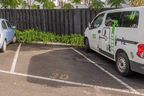 Photo of property in 1/72l Kitchener Road, Milford, Auckland, 0620