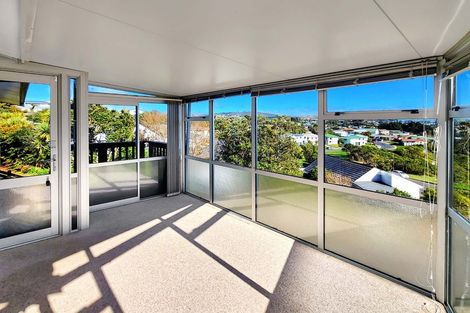 Photo of property in 56 Colchester Crescent, Newlands, Wellington, 6037