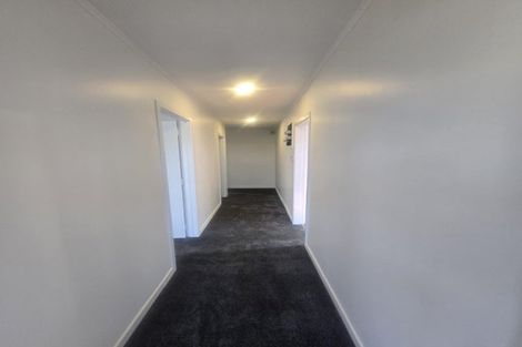 Photo of property in 9 Tatau Way, Te Atatu Peninsula, Auckland, 0610