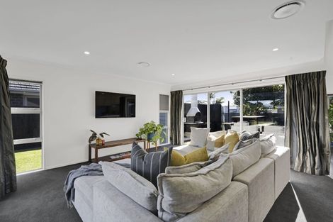 Photo of property in 18 Rawiri Drive, Bell Block, New Plymouth, 4312