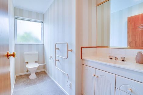 Photo of property in 2 Thoresby Mews, Avonhead, Christchurch, 8042