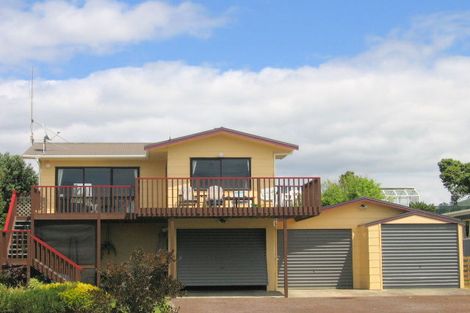 Photo of property in 108 Seaforth Road, Waihi Beach, 3611