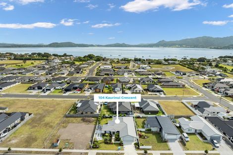 Photo of property in 104 Kaurinui Crescent, One Tree Point, 0118