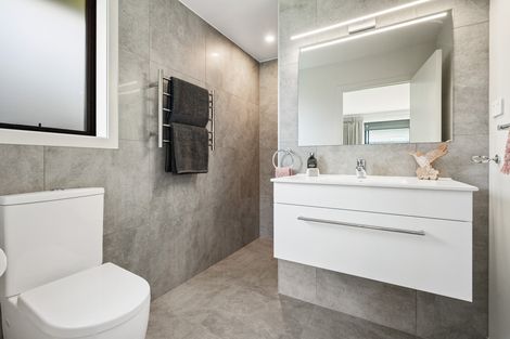 Photo of property in 16 Carrick Place, Mosgiel, 9024