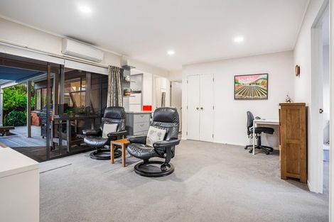 Photo of property in 27 Glucina Avenue, West Harbour, Auckland, 0618
