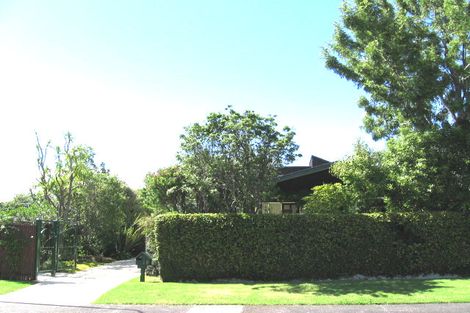 Photo of property in 16 Uppingham Crescent, Hillcrest, Auckland, 0627