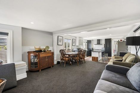 Photo of property in 8 Glendavar Street, Berhampore, Wellington, 6023