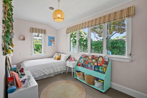 Photo of property in 24 Stoke Street, Westown, New Plymouth, 4310