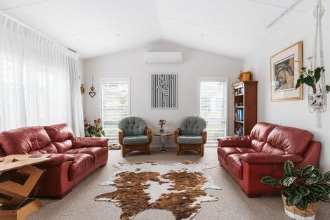 Photo of property in 2 Karanema Place, Coastlands, Whakatane, 3120