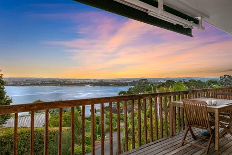 Photo of property in 32 Telstar Place, Beach Haven, Auckland, 0626