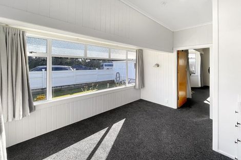 Photo of property in 23 Bulkeley Terrace, New Plymouth, 4310