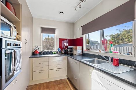 Photo of property in 8b Kupe Drive, Carterton, 5713