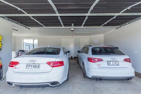 Photo of property in 441 Tararua Road, Levin, 5571