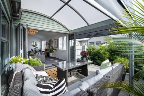 Photo of property in 11 Macaulay Street, Ahuriri, Napier, 4110