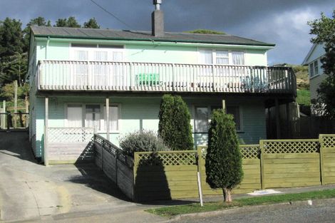 Photo of property in 24 Cardiff Crescent, Cannons Creek, Porirua, 5024