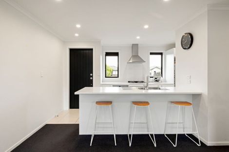 Photo of property in 8 Manawaroa Close, Grandview Heights, Hamilton, 3200